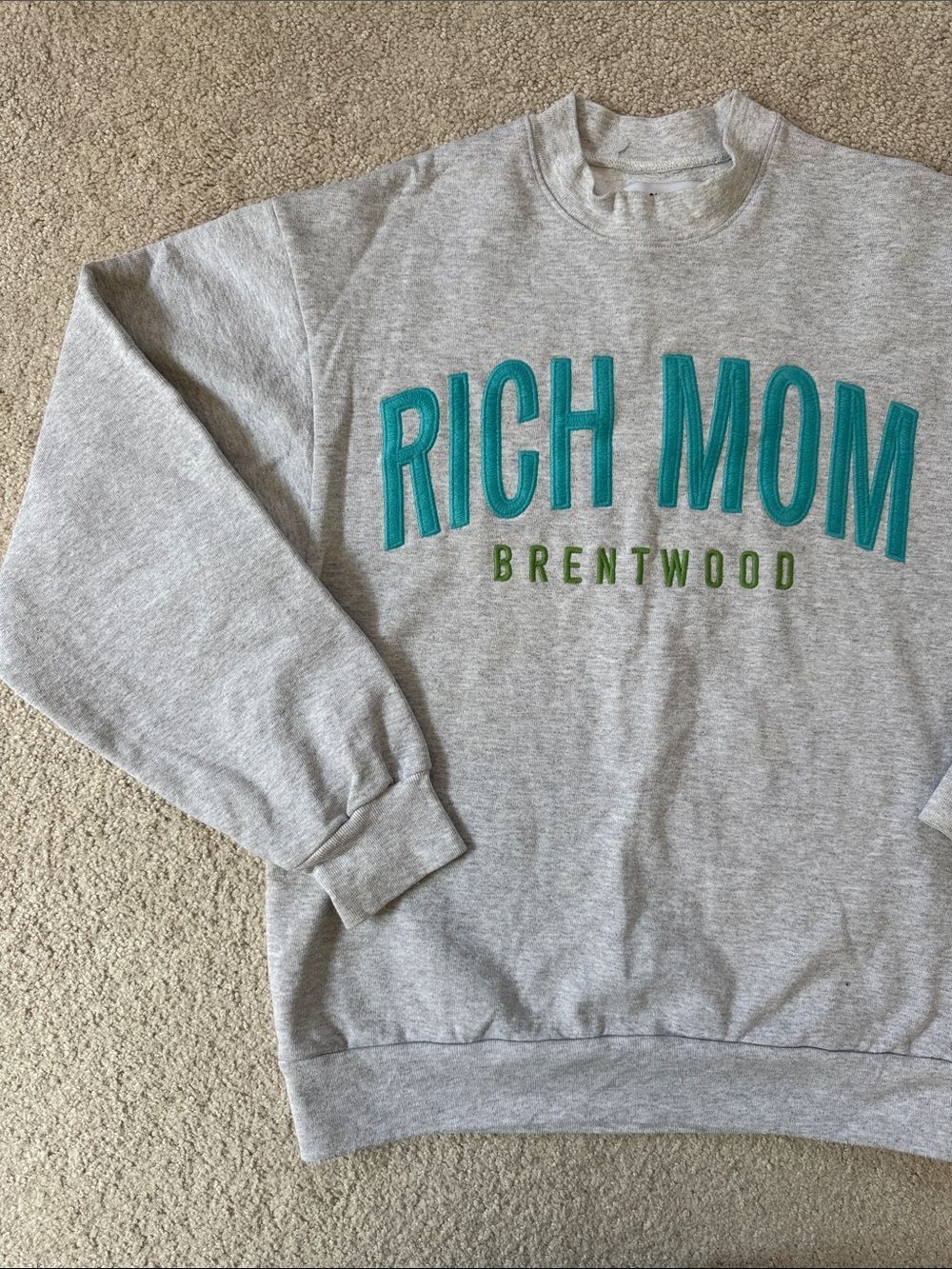 Rich Mom by Tinx Pullover Crew Neck Sweater Heathered Grey SzS